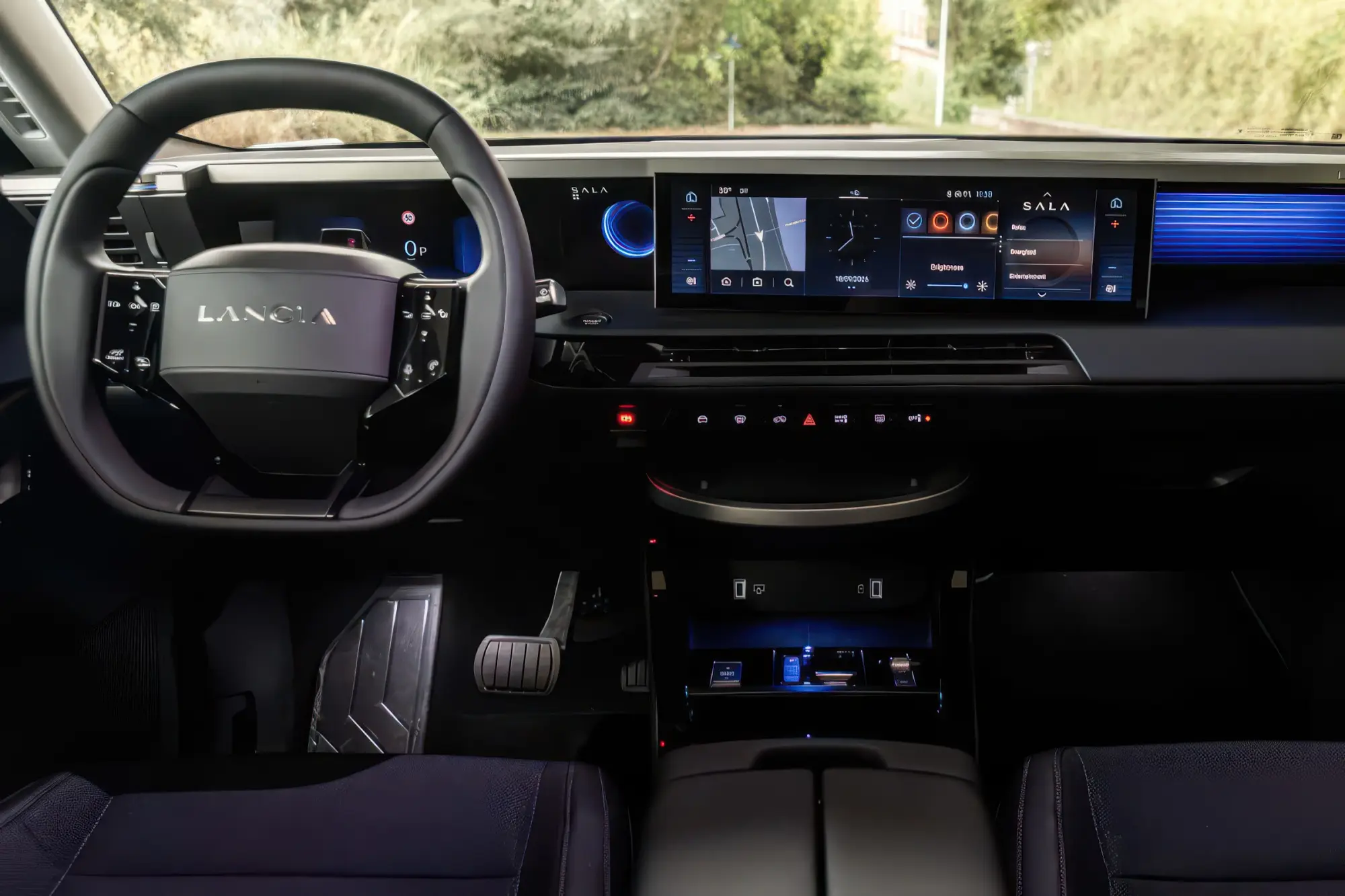 Возрожденный купе-кроссовер LANCIA GAMMA: платформа STLA Medium, двухмоторная топ-версия HF Integrale и цены в Италии