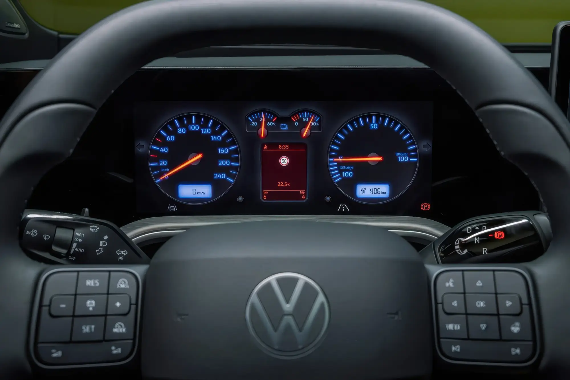 Электрический кроссовер VOLKSWAGEN ID TIGUAN: замена моделям ID 4 и ID 5, физические кнопки в салоне и дальнобойность до 600 км
