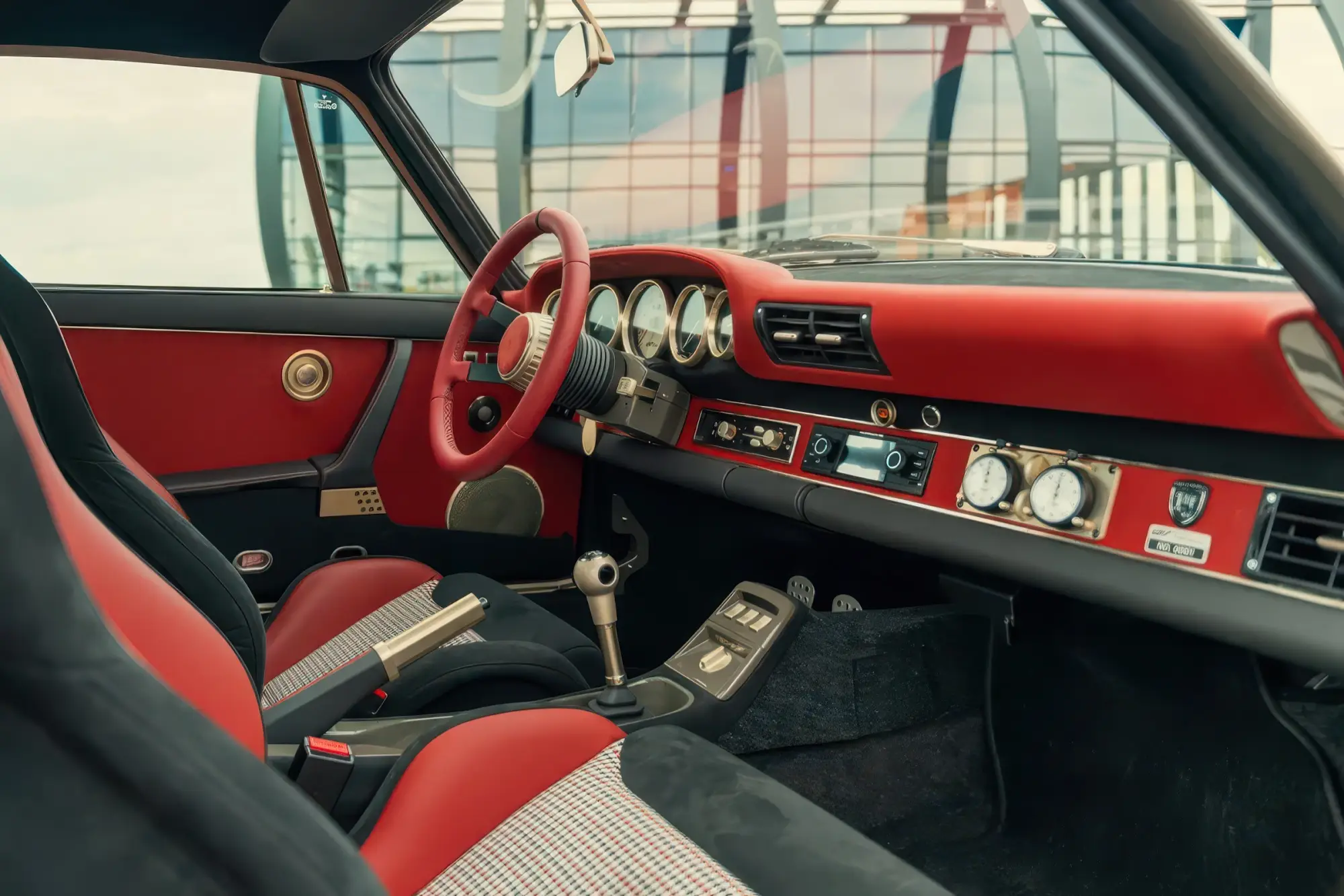 Купе TECHART GTCLASSIC на базе PORSCHE 911 серии 964: атмосферный оппозитник 3.8 мощностью 380 сил, классический стайлинг и тираж 11 штук