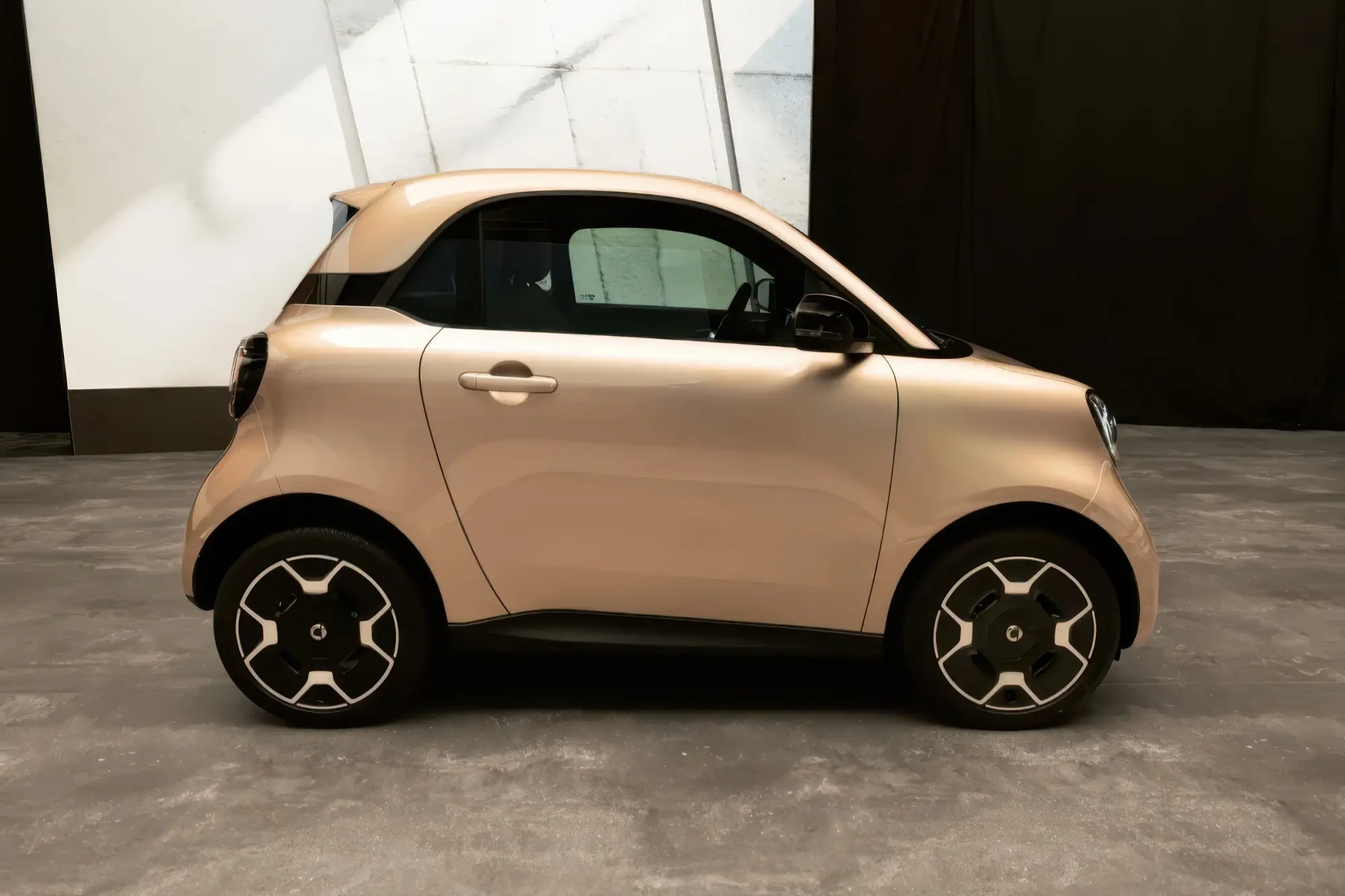 Двухместный микрокар SMART #2: возвращение к истокам, специализированная платформа ECA и европейский ценник от 20 тысяч евро