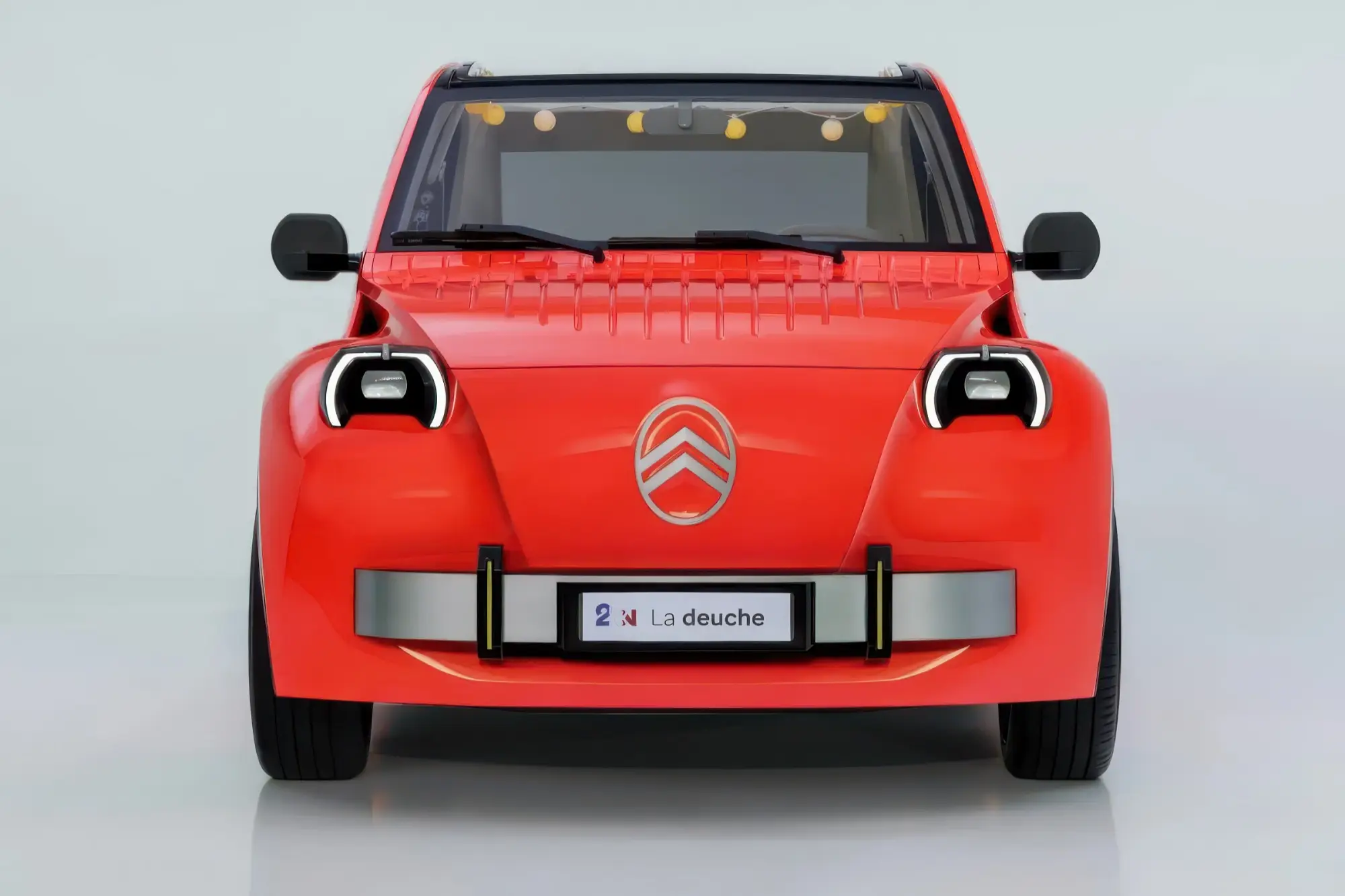 Концептуальный хэтчбек CITROEN 2CV на электротяге: откидной тканевый верх, съемные сиденья и цена менее 15 тысяч евро