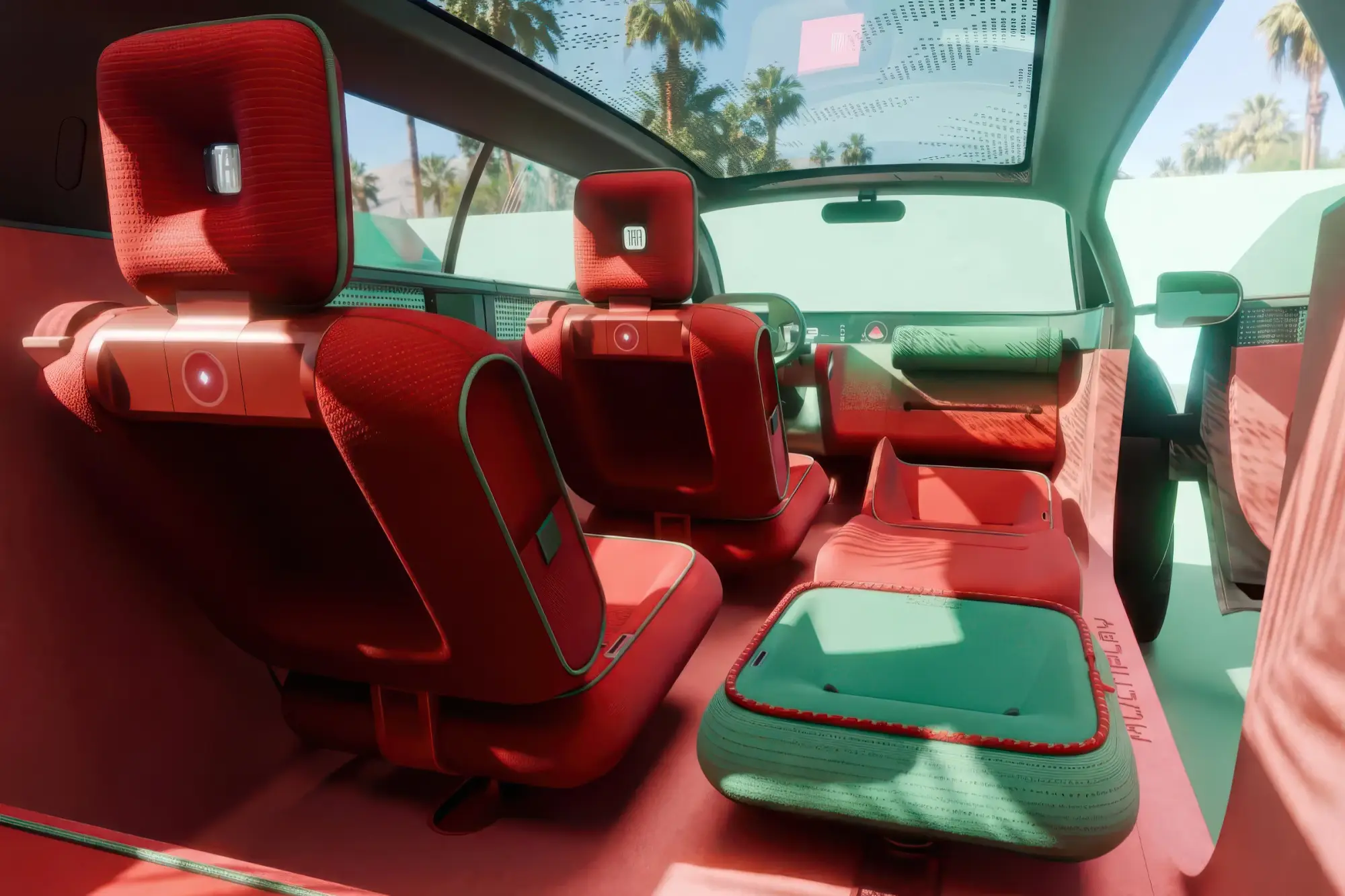 Концептуальный трансформер FIAT MULTIPLAY на автосалоне в Париже: симбиоз минивэна, кроссовера и пикапа с посадочной формулой 6+1