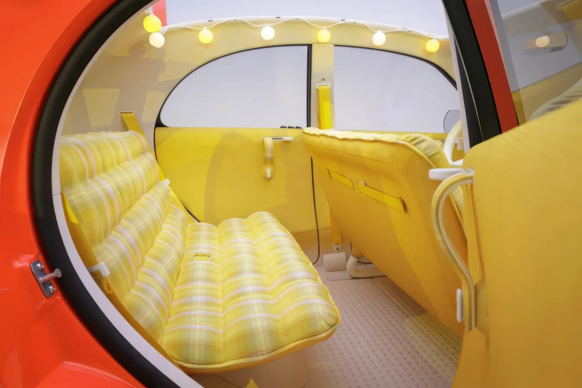 Концептуальный хэтчбек CITROEN 2CV на электротяге: откидной тканевый верх, съемные сиденья и цена менее 15 тысяч евро