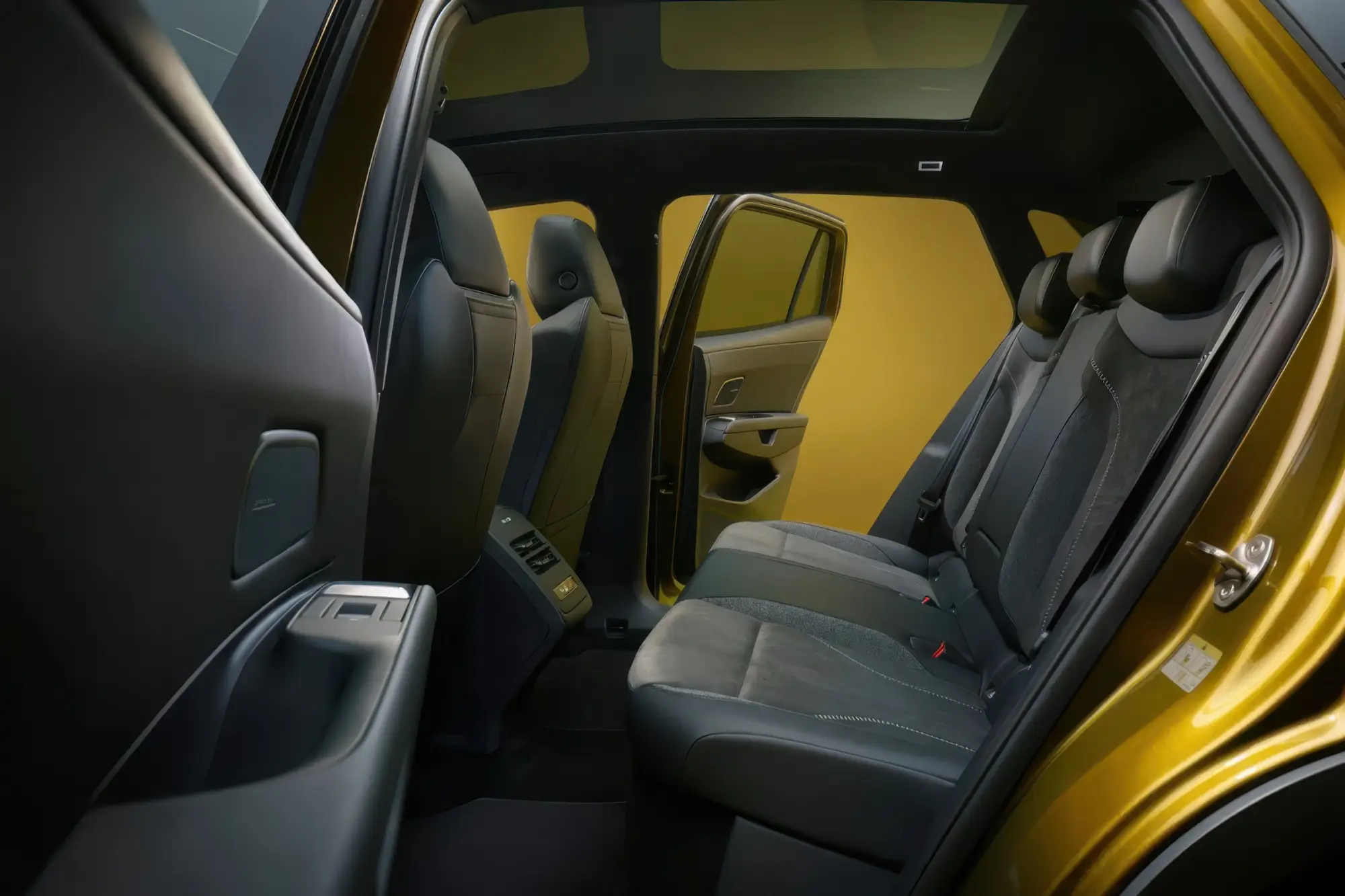 Электрический кроссовер VOLKSWAGEN ID TIGUAN: замена моделям ID 4 и ID 5, физические кнопки в салоне и дальнобойность до 600 км