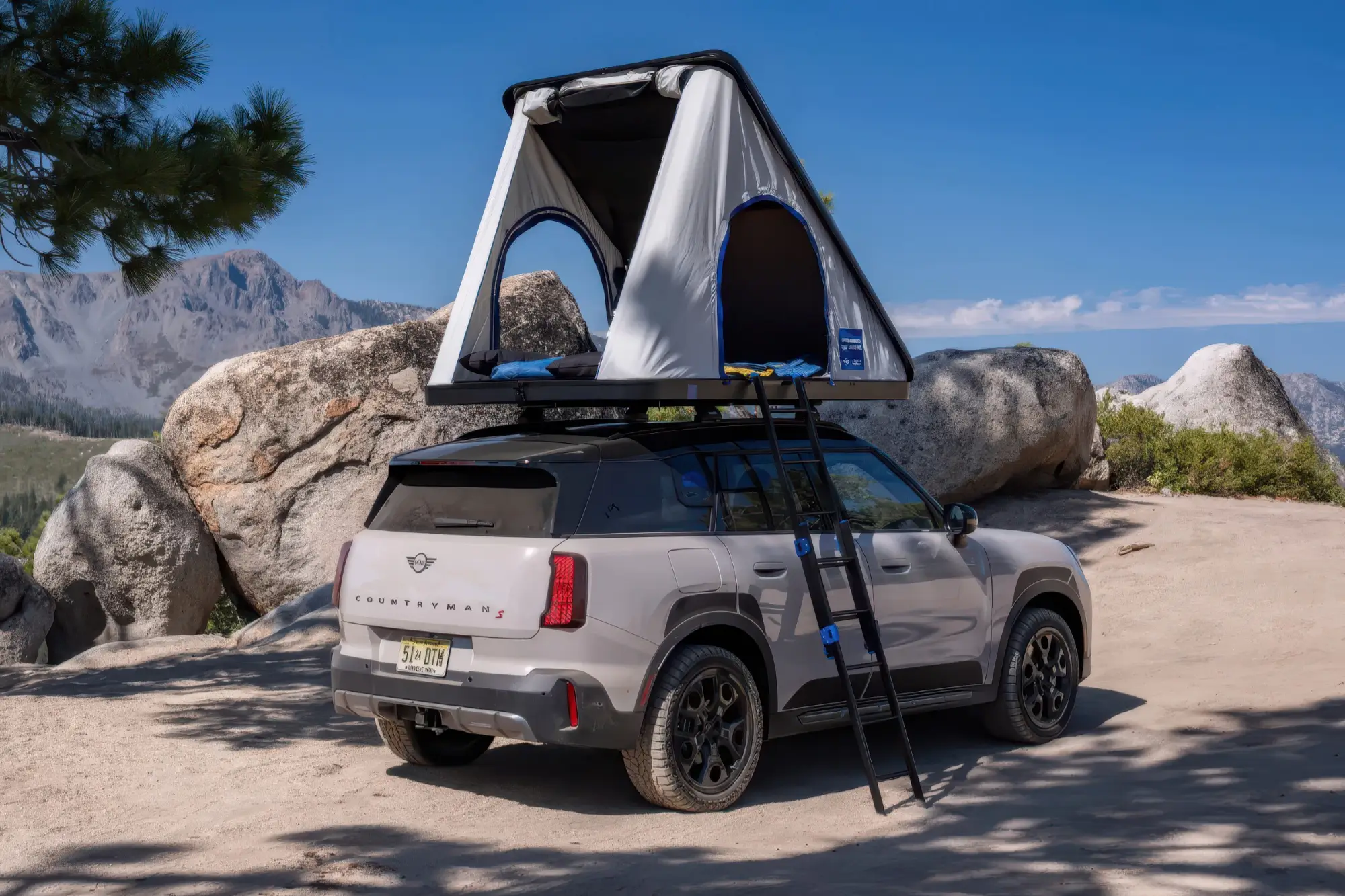 Кроссовер MINI COUNTRYMAN UNTAMED EDITION: лифт подвески до 19 мм, шины Pirelli Scorpion All-Terrain Plus и палатка Autohome
