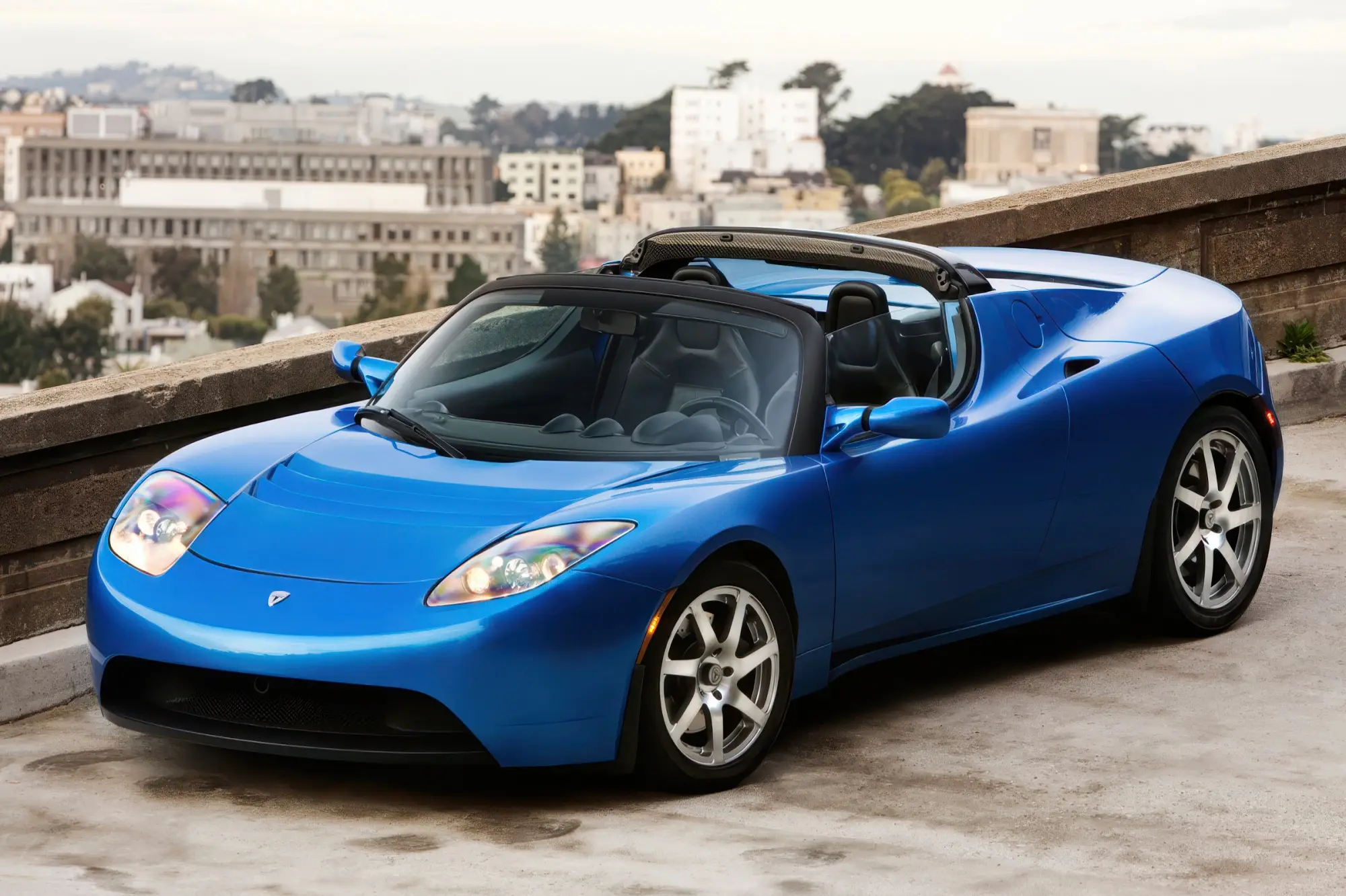 Гиперкар TESLA ROADSTER второго поколения: ракетные микродвигатели со сжатым газом, граунд-эффект и разгон до первой сотни за 0,6 секунды