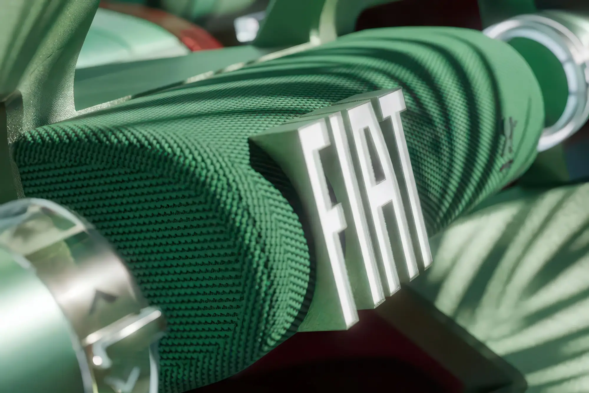 Концептуальный трансформер FIAT MULTIPLAY на автосалоне в Париже: симбиоз минивэна, кроссовера и пикапа с посадочной формулой 6+1